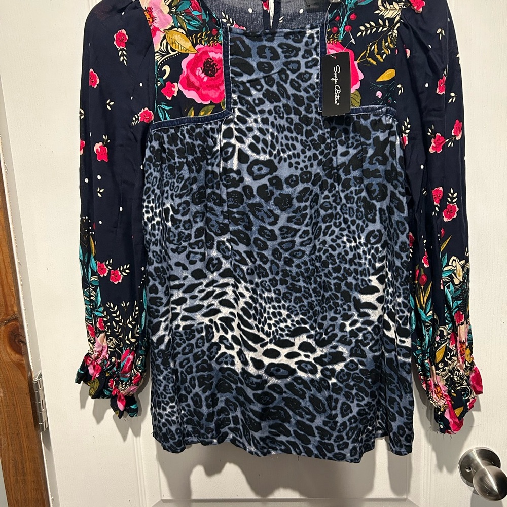 Elegant Floral and Leopard Print Blouse
